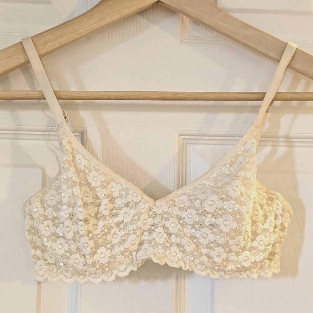 Vintage Olga Bra  Ivory Lace  32B